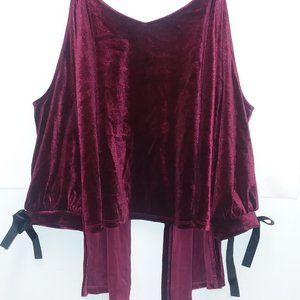 🎉10 for $15🎉COPY - Romeo & Juliet Couture Velvet Top